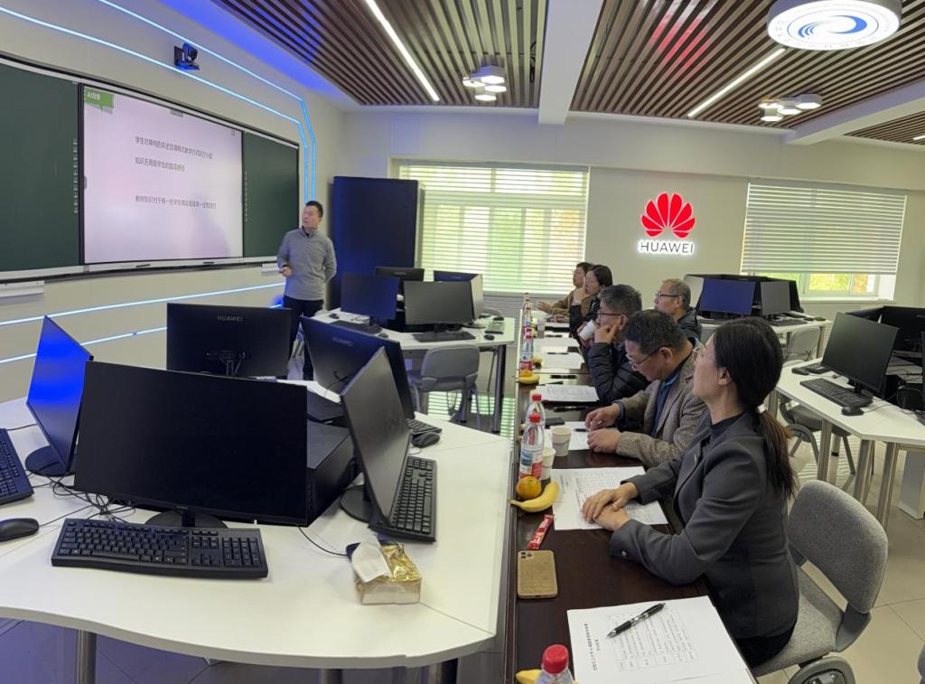 AI賦能教育，創新引領未來——計算科學與技術學院承辦“騰飛杯”教育教學競賽圓滿落幕
